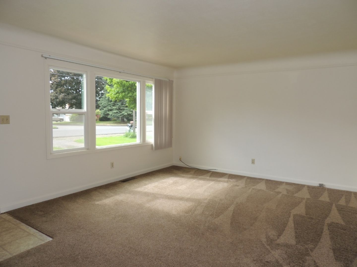 2724 SE 164th Ave. - Portland - Oregon - 2 bed, 1 bath rental property