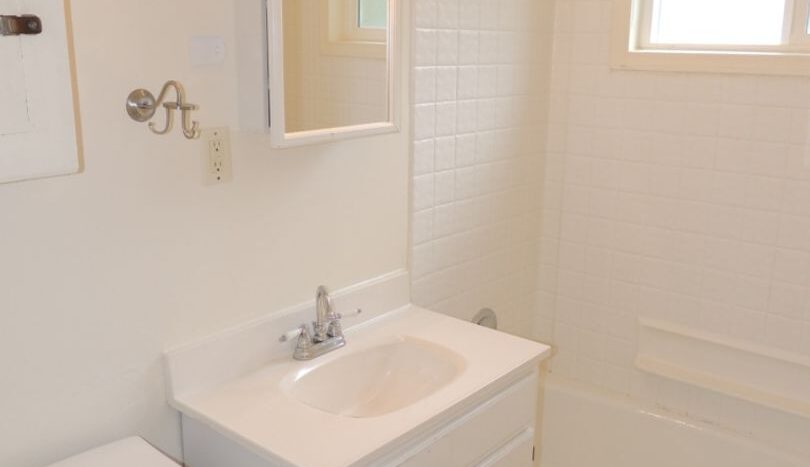 2724 SE 164th Ave. - Portland - Oregon - 2 bed, 1 bath rental property