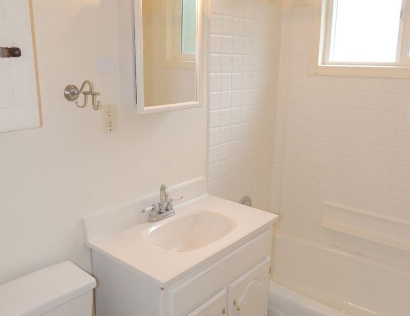 2724 SE 164th Ave. - Portland - Oregon - 2 bed, 1 bath rental property