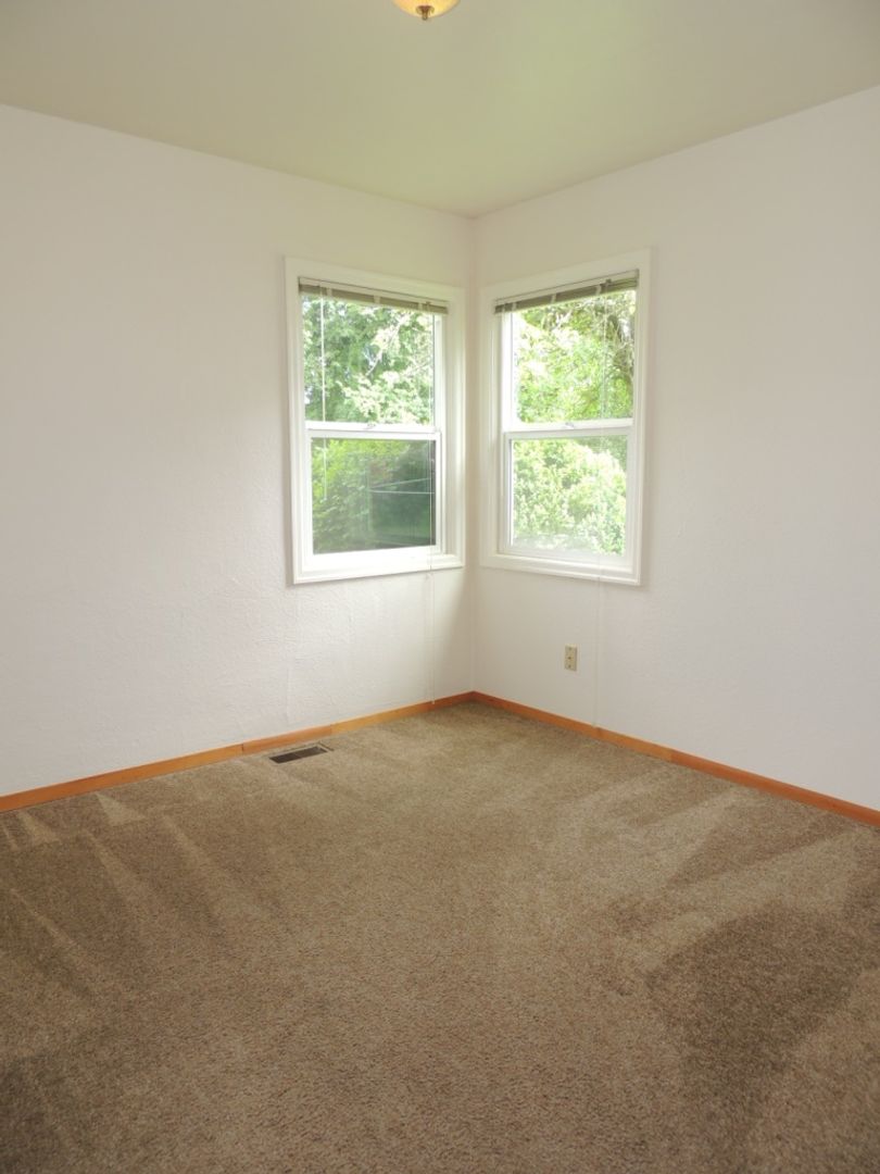 2724 SE 164th Ave. - Portland - Oregon - 2 bed, 1 bath rental property