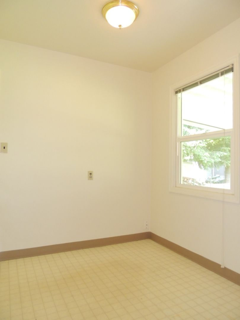 2724 SE 164th Ave. - Portland - Oregon - 2 bed, 1 bath rental property