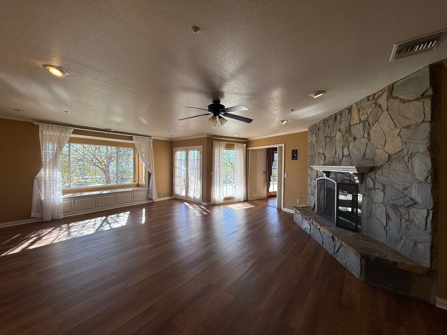 2747 Sand Creek Dr. - Acton - California - 5 bed, 3.5 bath rental property