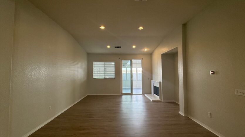 2751 Garnet Ln - Lancaster - California - 3 bed, 2 bath rental property