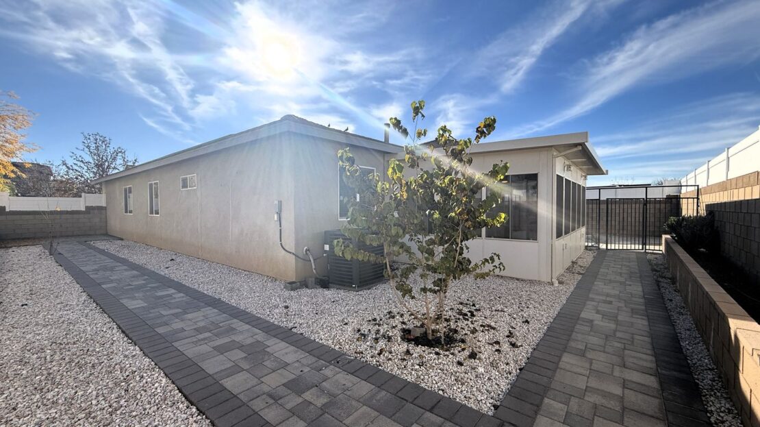 2751 Garnet Ln - Lancaster - California - 3 bed, 2 bath rental property