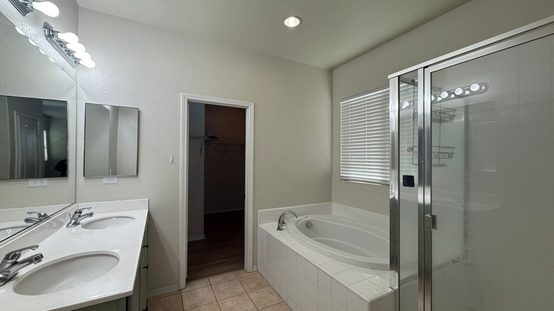 2751 Garnet Ln - Lancaster - California - 3 bed, 2 bath rental property