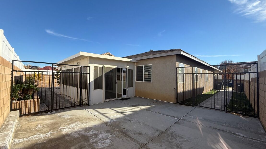 2751 Garnet Ln - Lancaster - California - 3 bed, 2 bath rental property
