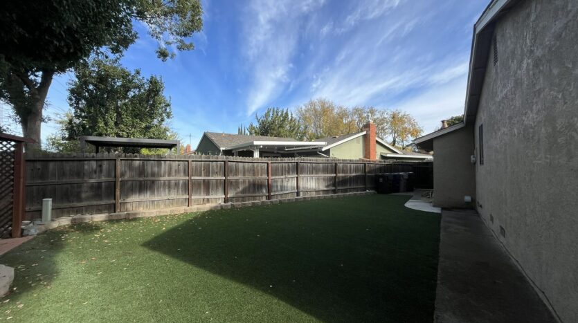 2840 Sarina Ct - Sacramento - California - 3 bed, 2 bath rental property