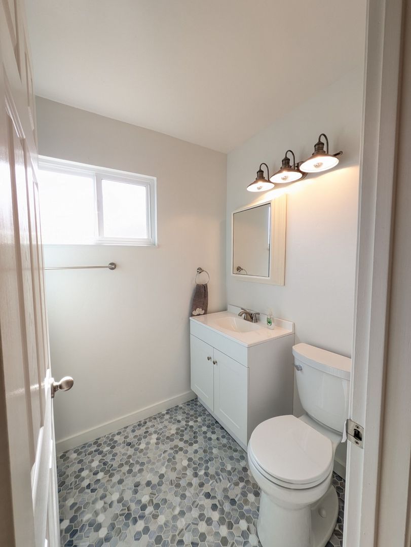 2840 Sarina Ct - Sacramento - California - 3 bed, 2 bath rental property