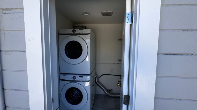 2846 E 9th Street - Oakland - California - 3 bed, 2 bath rental property