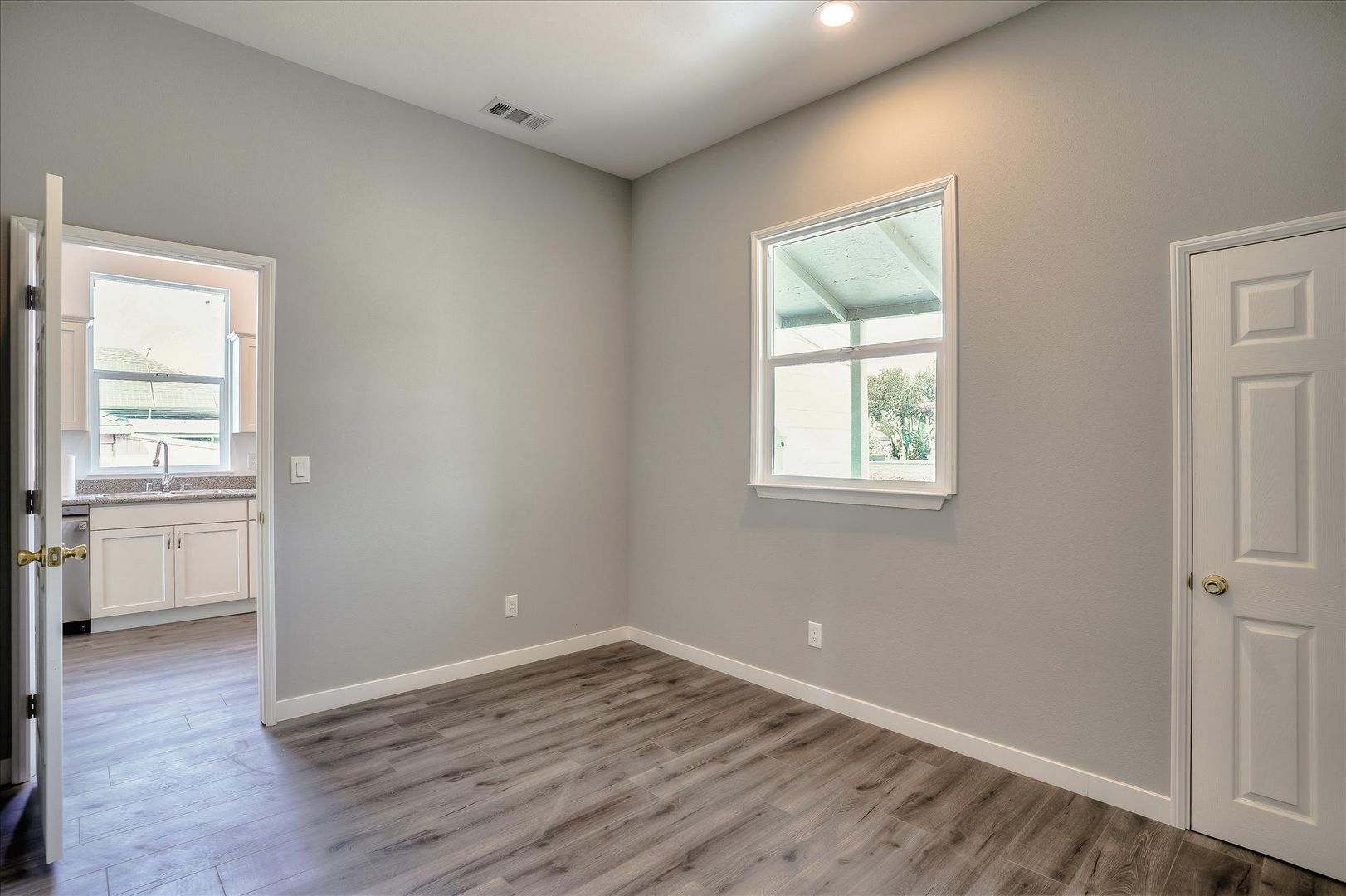 2846 E 9th Street - Oakland - California - 3 bed, 2 bath rental property