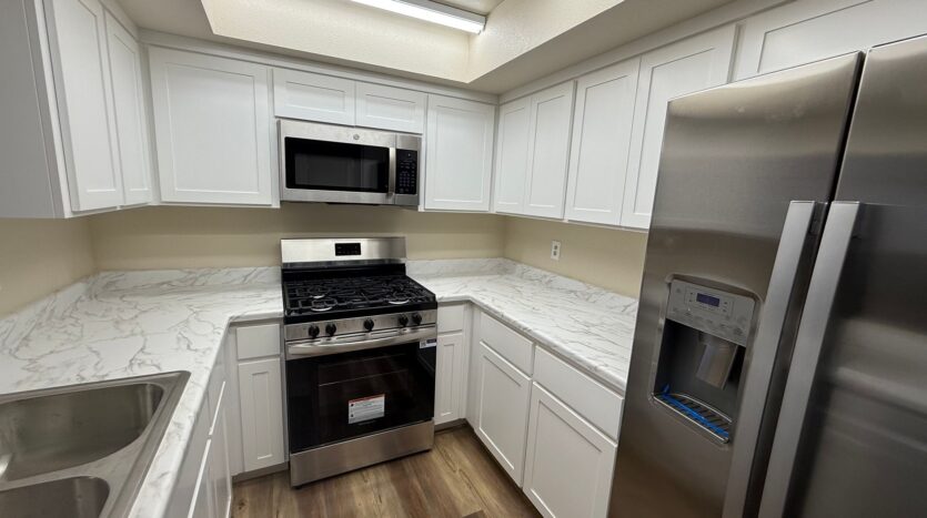 2890 Huntington BLVD Unit 113  - Fresno - California - 2 bed, 2.5 bath rental property