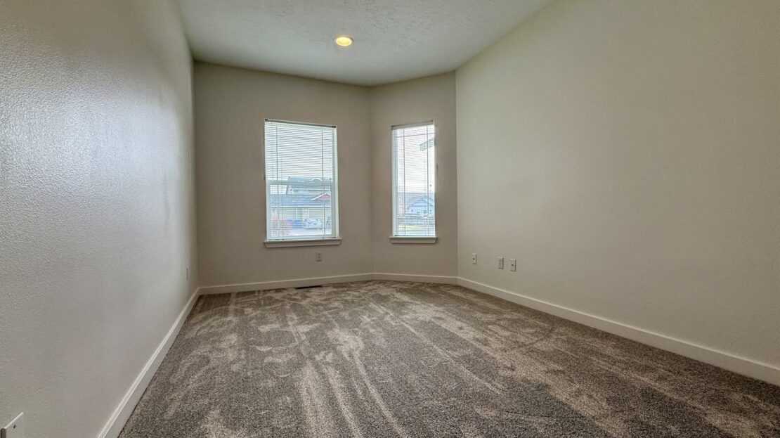 2911 NW 22nd St - Redmond - Oregon - 3 bed, 2 bath rental property