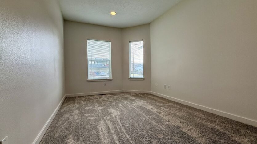 2911 NW 22nd St - Redmond - Oregon - 3 bed, 2 bath rental property