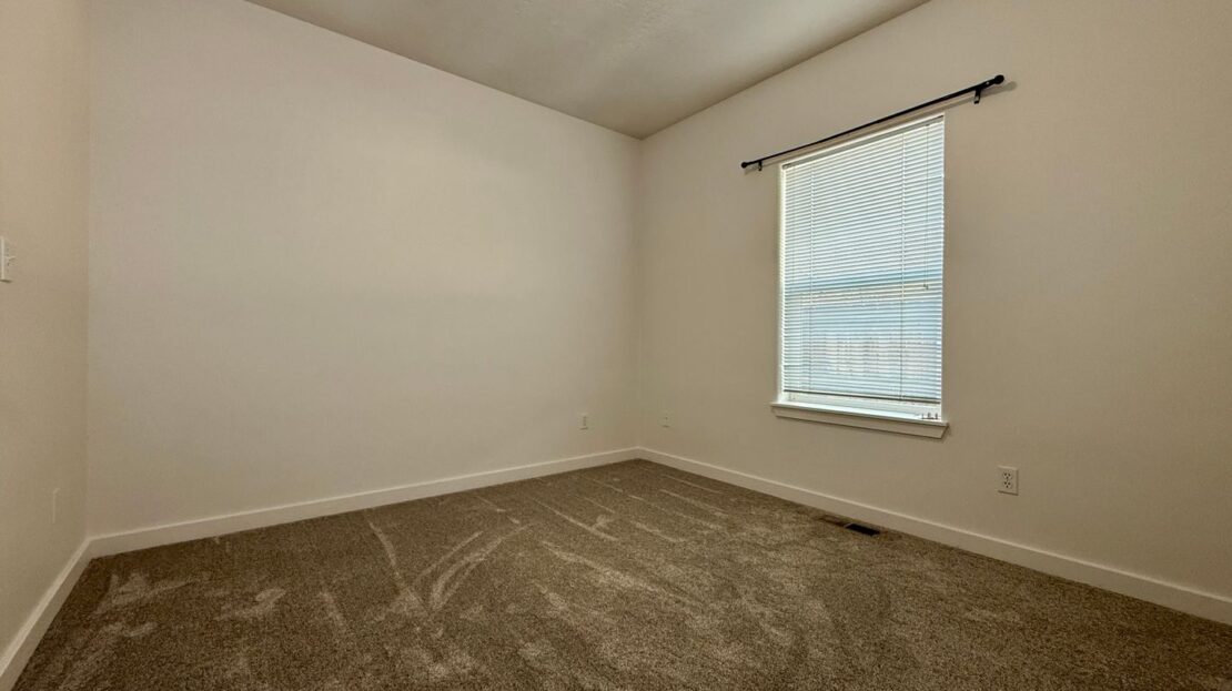 2911 NW 22nd St - Redmond - Oregon - 3 bed, 2 bath rental property