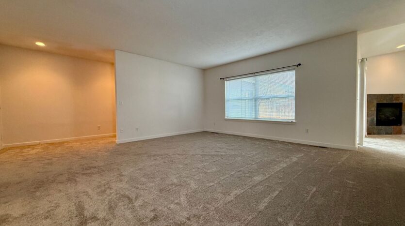 2911 NW 22nd St - Redmond - Oregon - 3 bed, 2 bath rental property