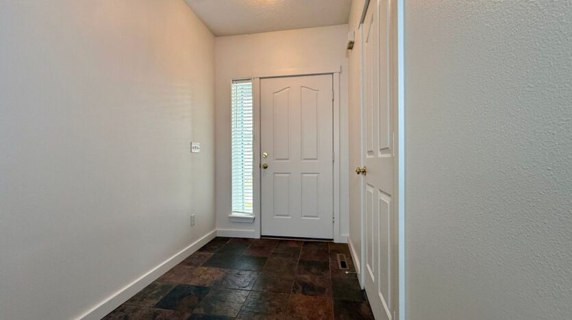 2911 NW 22nd St - Redmond - Oregon - 3 bed, 2 bath rental property