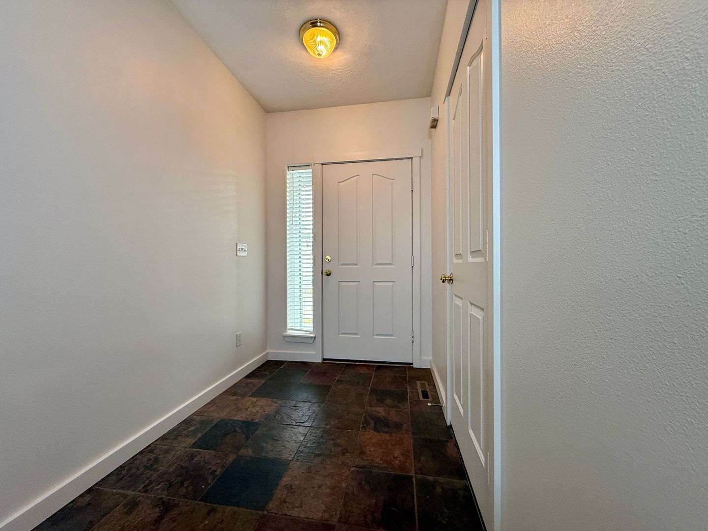 2911 NW 22nd St - Redmond - Oregon - 3 bed, 2 bath rental property