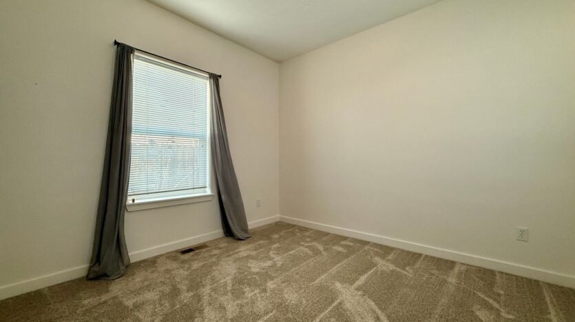 2911 NW 22nd St - Redmond - Oregon - 3 bed, 2 bath rental property