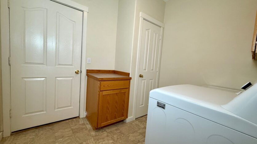 2911 NW 22nd St - Redmond - Oregon - 3 bed, 2 bath rental property