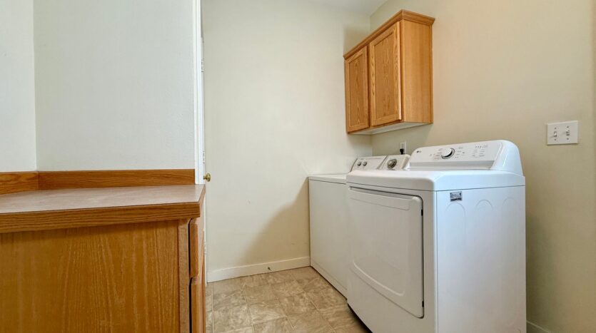 2911 NW 22nd St - Redmond - Oregon - 3 bed, 2 bath rental property