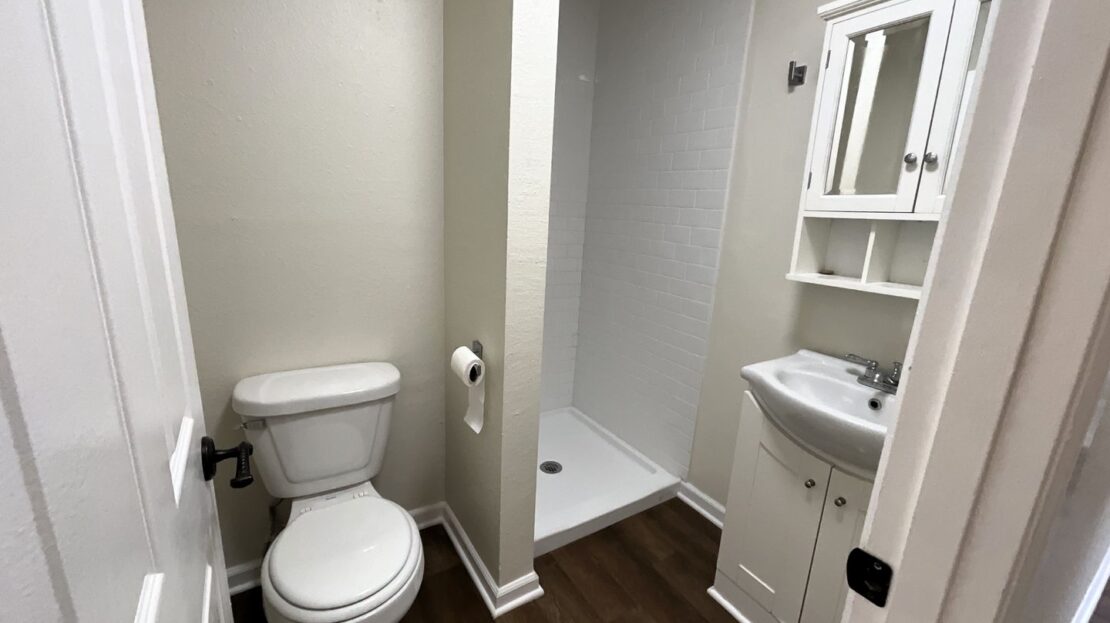 2922 Hoyt Ave - 201 - Everett - Washington - 1 bath rental property