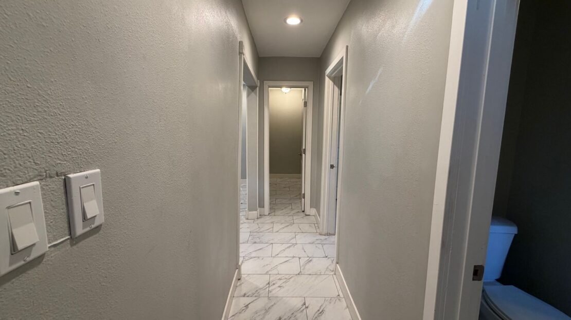 3058 Crescent Way - Thousand Oaks - California - 1 bed, 1 bath rental property