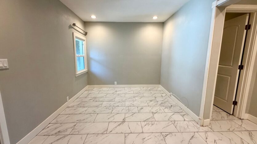 3058 Crescent Way - Thousand Oaks - California - 1 bed, 1 bath rental property