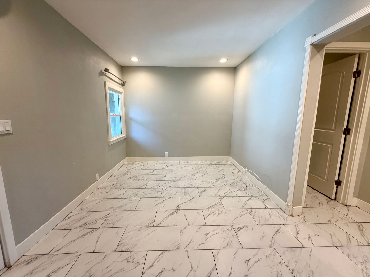 3058 Crescent Way - Thousand Oaks - California - 1 bed, 1 bath rental property