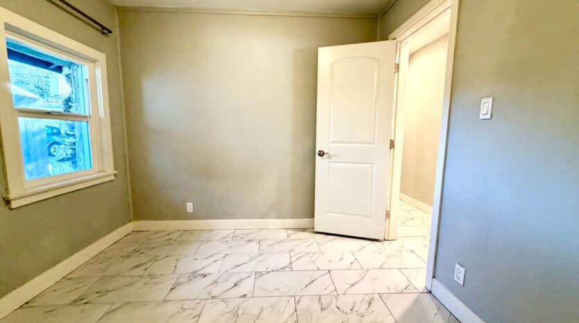 3058 Crescent Way - Thousand Oaks - California - 1 bed, 1 bath rental property