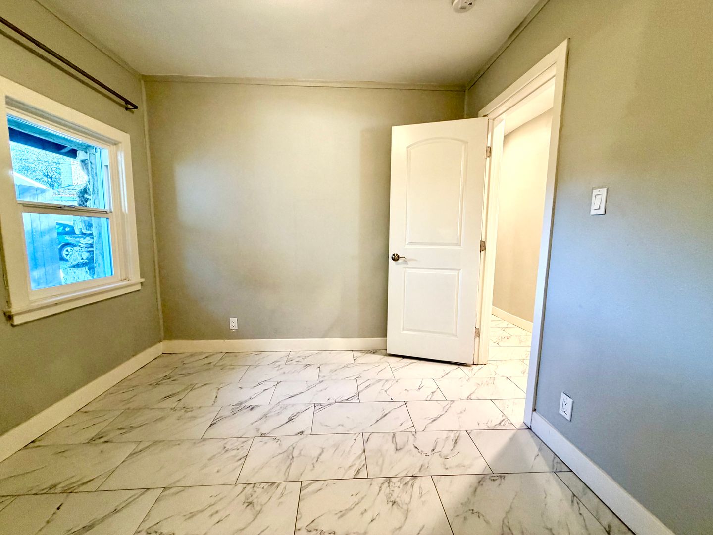 3058 Crescent Way - Thousand Oaks - California - 1 bed, 1 bath rental property
