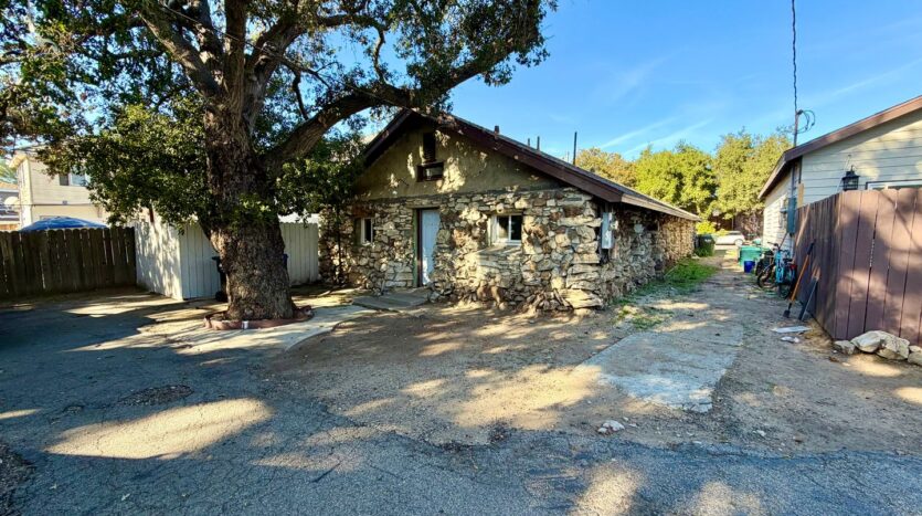 3058 Crescent Way - Thousand Oaks - California - 1 bed, 1 bath rental property