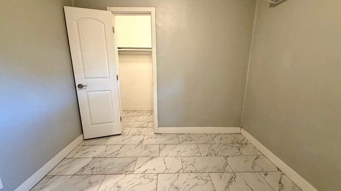 3058 Crescent Way - Thousand Oaks - California - 1 bed, 1 bath rental property