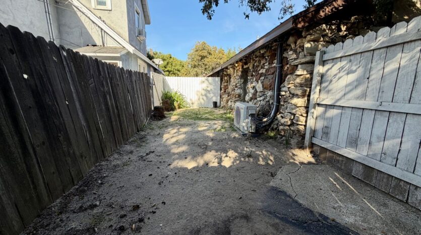 3058 Crescent Way - Thousand Oaks - California - 1 bed, 1 bath rental property