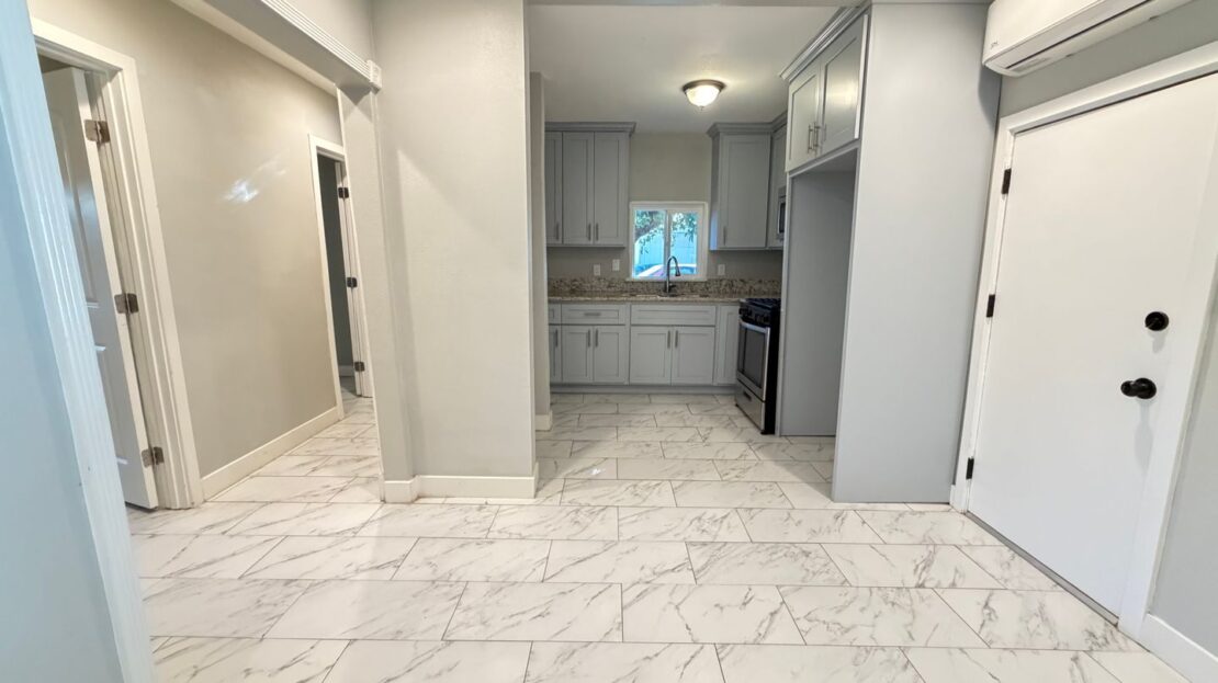 3058 Crescent Way - Thousand Oaks - California - 1 bed, 1 bath rental property