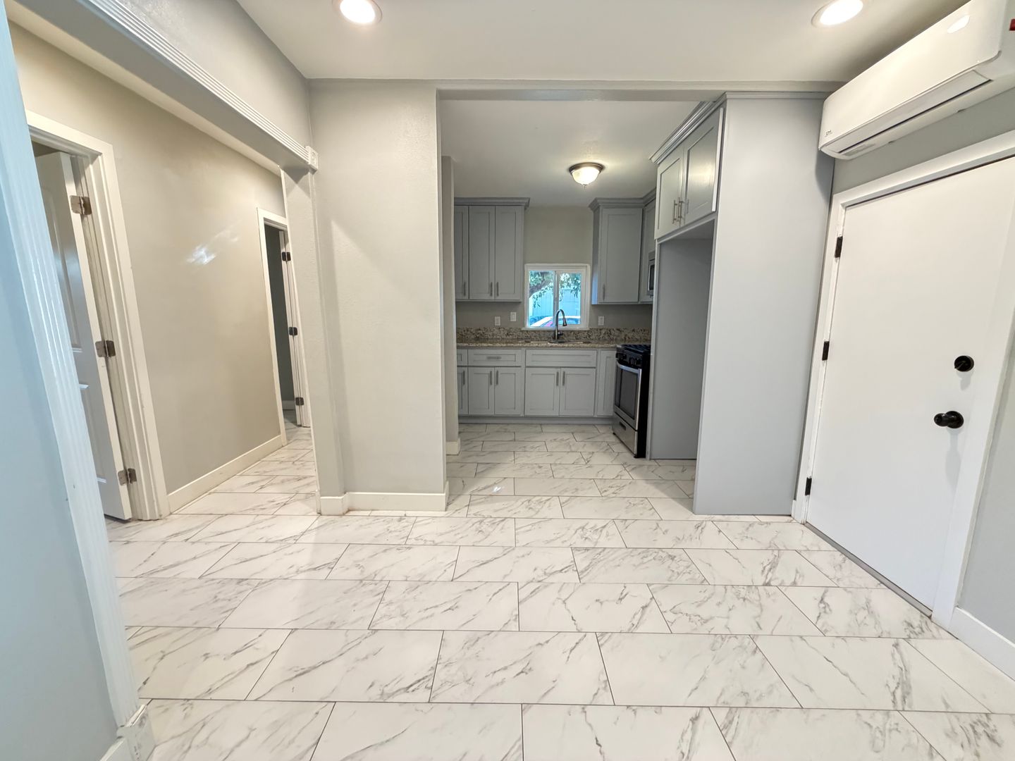 3058 Crescent Way - Thousand Oaks - California - 1 bed, 1 bath rental property