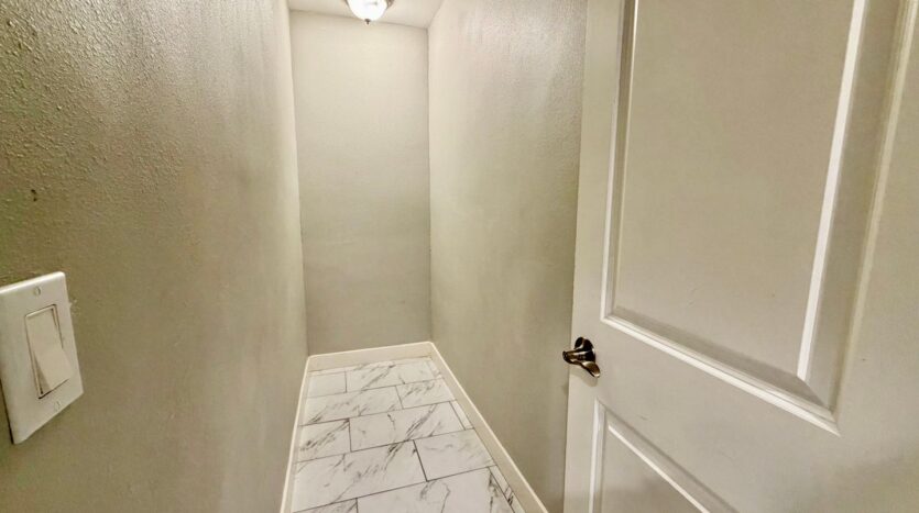 3058 Crescent Way - Thousand Oaks - California - 1 bed, 1 bath rental property