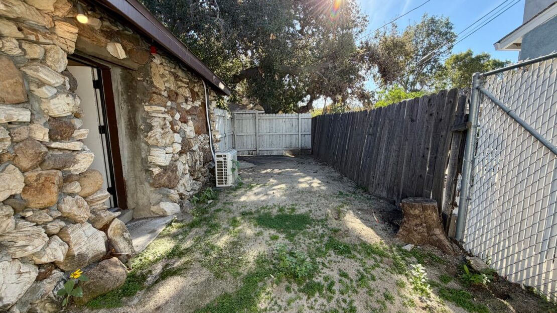 3058 Crescent Way - Thousand Oaks - California - 1 bed, 1 bath rental property