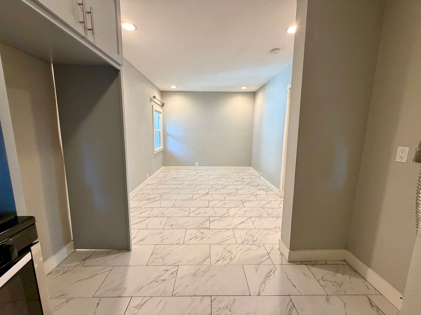 3058 Crescent Way - Thousand Oaks - California - 1 bed, 1 bath rental property