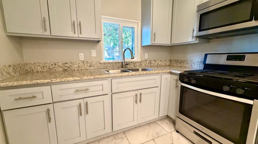 3058 Crescent Way - Thousand Oaks - California - 1 bed, 1 bath rental property