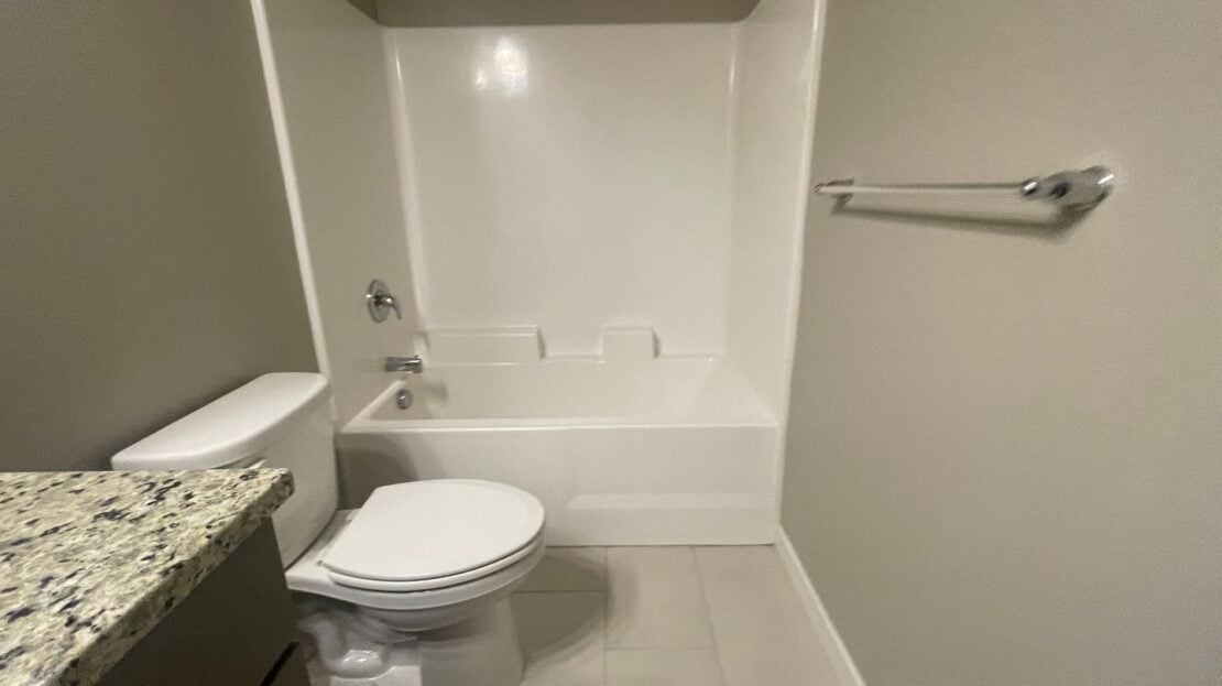 3327 NW 9th St  - Redmond - Oregon - 3 bed, 2 bath rental property