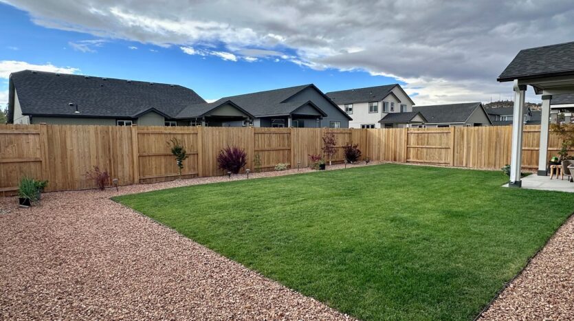 3327 NW 9th St  - Redmond - Oregon - 3 bed, 2 bath rental property