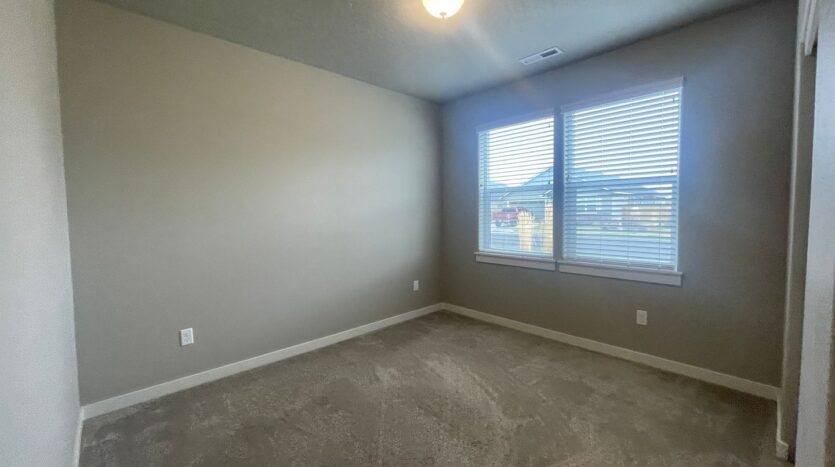 3327 NW 9th St  - Redmond - Oregon - 3 bed, 2 bath rental property