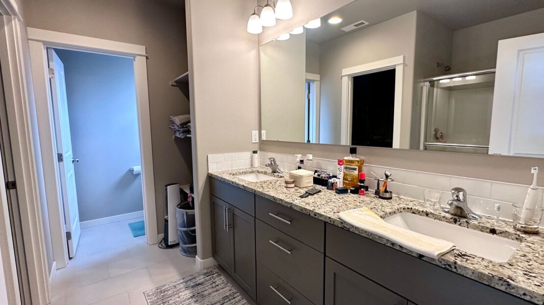 3327 NW 9th St  - Redmond - Oregon - 3 bed, 2 bath rental property