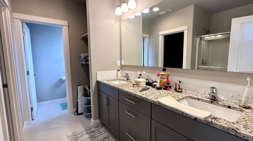 3327 NW 9th St  - Redmond - Oregon - 3 bed, 2 bath rental property