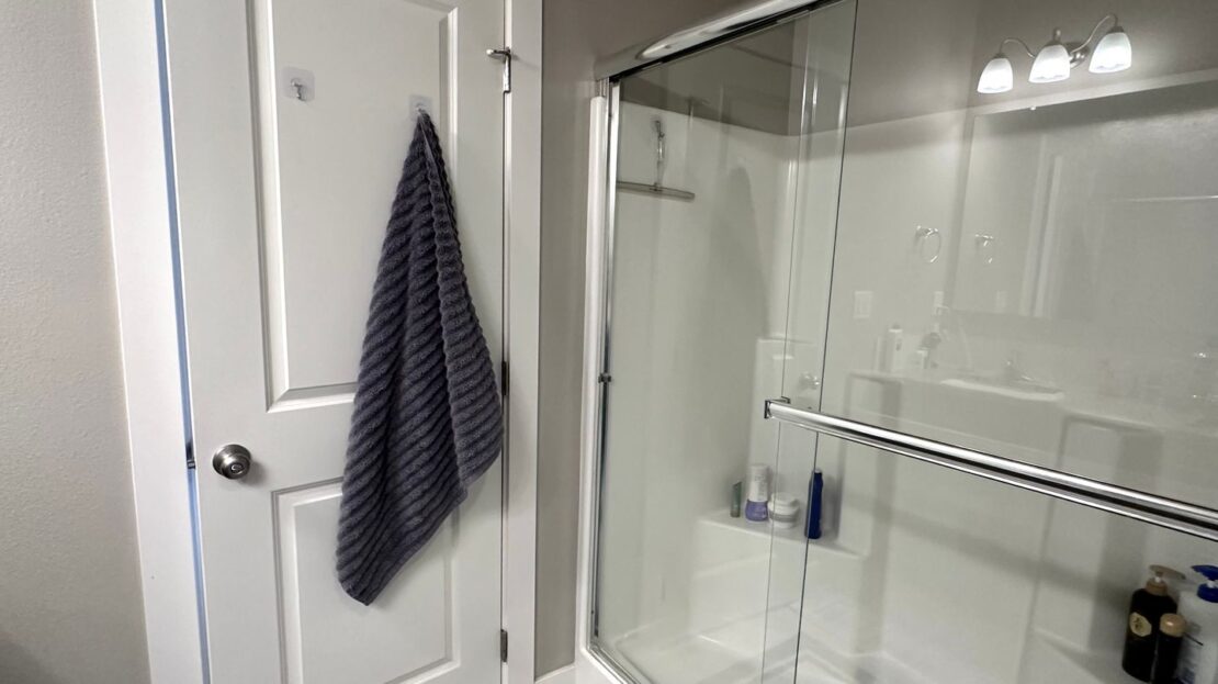 3327 NW 9th St  - Redmond - Oregon - 3 bed, 2 bath rental property