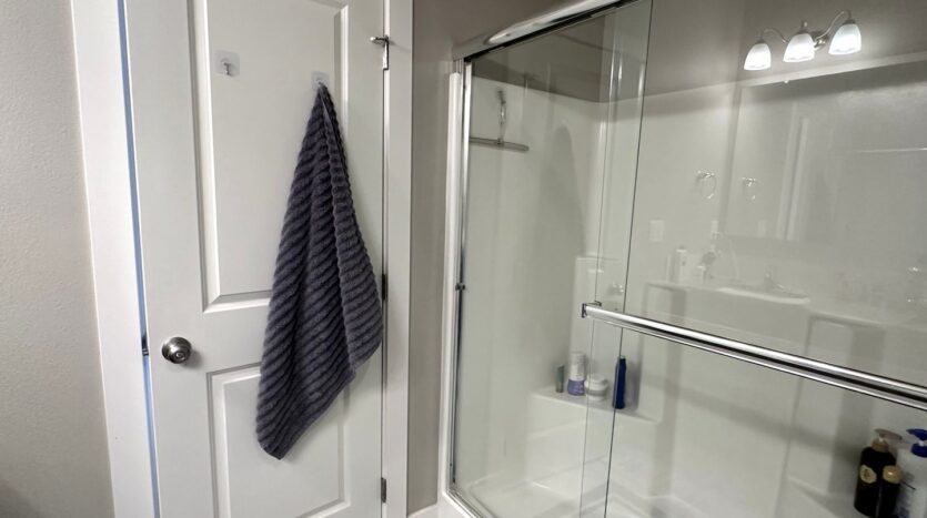 3327 NW 9th St  - Redmond - Oregon - 3 bed, 2 bath rental property