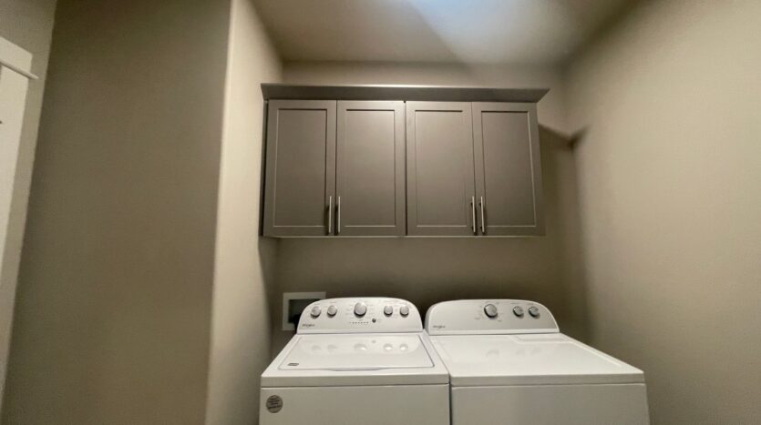 3327 NW 9th St  - Redmond - Oregon - 3 bed, 2 bath rental property