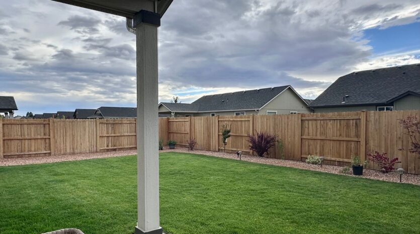 3327 NW 9th St  - Redmond - Oregon - 3 bed, 2 bath rental property