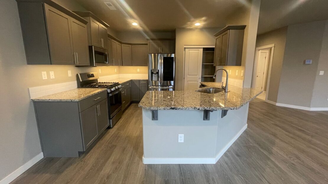 3327 NW 9th St  - Redmond - Oregon - 3 bed, 2 bath rental property