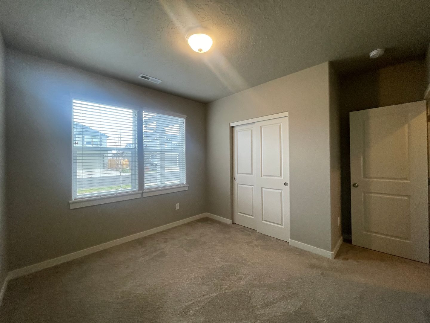 3327 NW 9th St  - Redmond - Oregon - 3 bed, 2 bath rental property